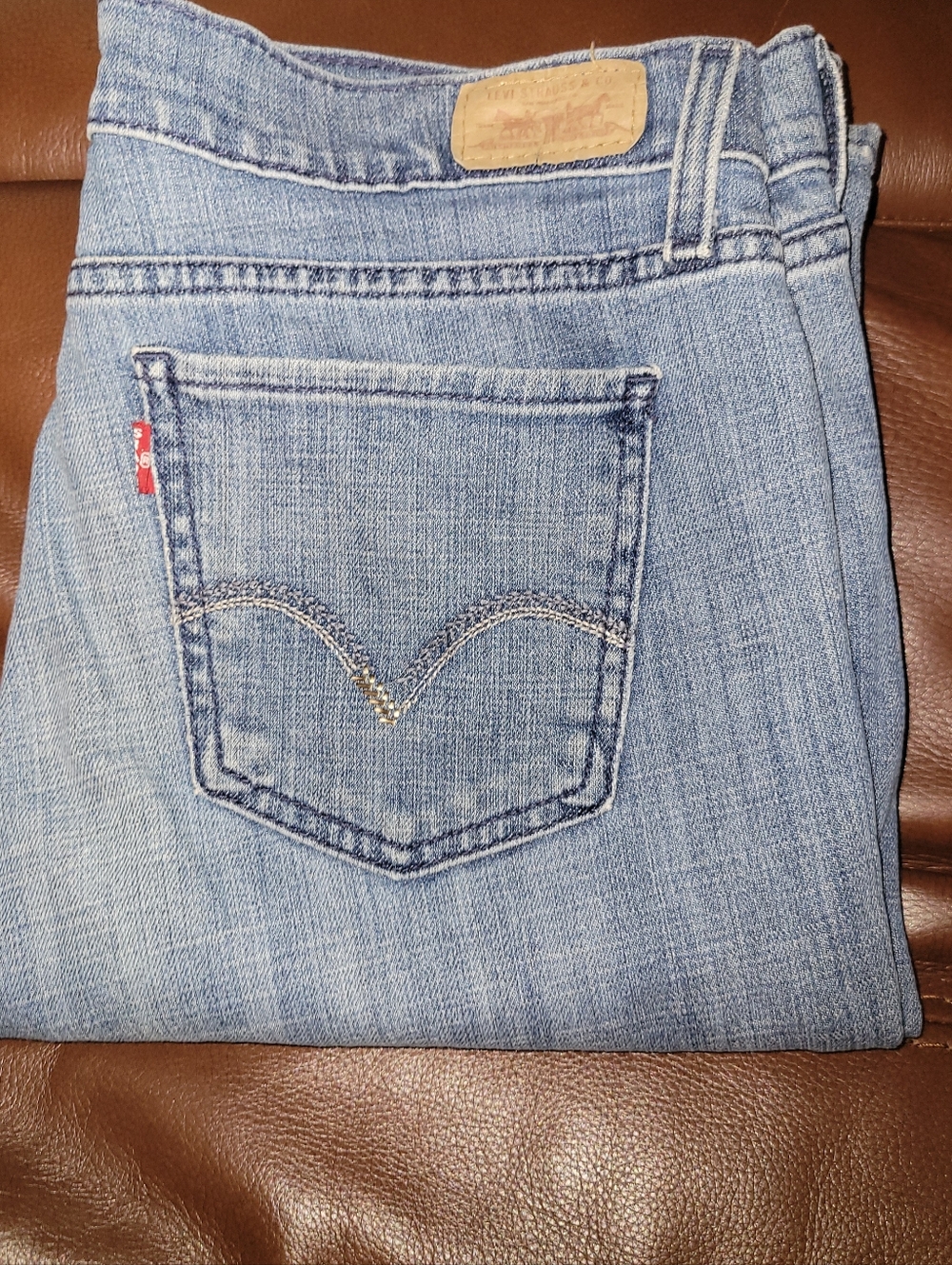 Levi's Women's 515 Boot Cut Jeans Size 8 Long